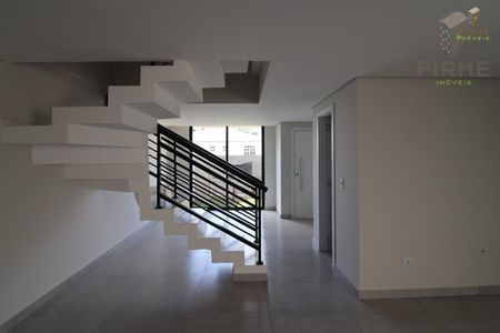 7_photo/94dcfac947.c8a0198fcbf31d64-ATLAS-e3e4da95-1f7c-4c31-9f0e-fc248dbee6d4.jpg de casa à venda com 3 quartos, 187m² em Uberaba, Curitiba