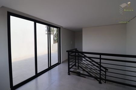 36_photo/94dcfac947.c8a0198fcbf31d64-ATLAS-ef73e49c-5e7b-4313-8408-942a7ad50e89.jpg de casa à venda com 3 quartos, 187m² em Uberaba, Curitiba