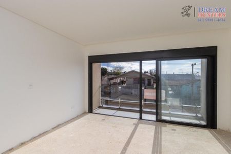 11_photo/94dcfac94d.eaa74465c4979ed1-ATLAS-e6008c21-eada-4f38-bbdb-ab02aff2b230.jpg de casa à venda com 3 quartos, 145m² em Uberaba, Curitiba