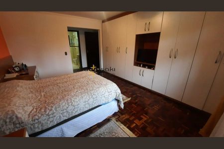 4_photo/94dcfaca65.4a7708b419391496-ATLAS-2084dd18-e8aa-4c74-bb63-cd407603dd3a.jpg de casa à venda com 3 quartos, 240m² em Uberaba, Curitiba