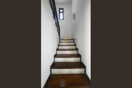 5_photo/94dcfaca65.4a7708b419391496-ATLAS-68ae0a5d-070e-4bd5-8e90-7a2a5c257bbc.jpg de casa à venda com 3 quartos, 240m² em Uberaba, Curitiba