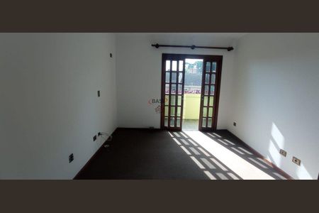 40_photo/94dcfaca7f.609d43e585a2b3c1-ATLAS-60369466-9a36-4c34-8aff-c90d7c5c5eb8.jpg de casa à venda com 4 quartos, 307m² em Uberaba, Curitiba