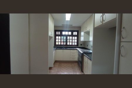 19_photo/94dcfaca7f.609d43e585a2b3c1-ATLAS-a65dcfc1-c223-43e1-973d-4073deac53cf.jpg de casa à venda com 4 quartos, 307m² em Uberaba, Curitiba