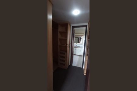 42_photo/94dcfaca7f.609d43e585a2b3c1-ATLAS-a7ecdacc-cc34-4874-8e8c-c165d31089cb.jpg de casa à venda com 4 quartos, 307m² em Uberaba, Curitiba