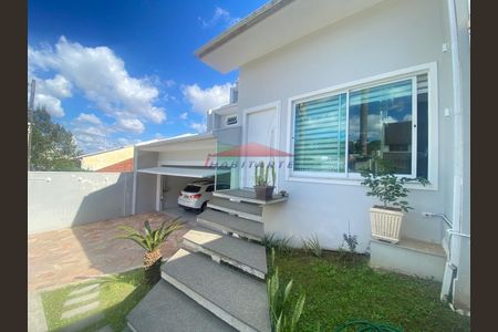 10_photo/94dcfaca83.b63fb19834d8465e-ATLAS-991cafbe-b609-4da2-9aa5-6efe237cbdc1.jpg de casa à venda com 3 quartos, 330m² em Uberaba, Curitiba