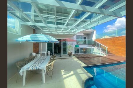 37_photo/94dcfaca83.b63fb19834d8465e-ATLAS-b1eff87d-ee01-4158-aeec-b4bc981118b2.jpg de casa à venda com 3 quartos, 330m² em Uberaba, Curitiba