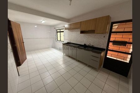 9_photo/94dcfacb5d.0f81dd1a9a4f6ffb-ATLAS-54090f98-d5e8-4506-a37b-0469efd7c878.jpg de casa para alugar com 3 quartos, 140m² em Uberaba, Curitiba