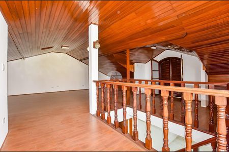 40_photo/94dcfacc03.115564eb537a264a-ATLAS-689de496-99b9-47fc-91ab-e316a85fa901.jpg de casa à venda com 4 quartos, 332m² em Uberaba, Curitiba