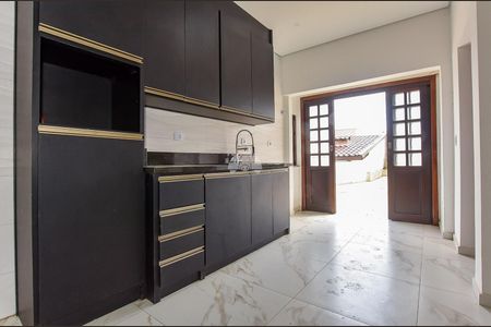 12_photo/94dcfacc03.115564eb537a264a-ATLAS-8f334d0c-121b-4ff2-a3ce-48c648d8b964.jpg de casa à venda com 4 quartos, 332m² em Uberaba, Curitiba
