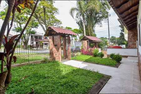 5_photo/94dcfacc03.115564eb537a264a-ATLAS-e646a869-f417-4b71-9a3a-e156e8a5459f.jpg de casa à venda com 4 quartos, 332m² em Uberaba, Curitiba