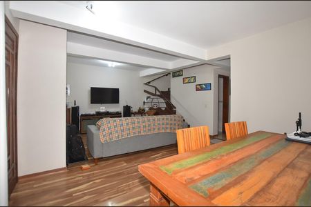 10_photo/94dcfacc95.3e6957092a4c223d-ATLAS-9d3c8e6e-06df-49c2-8e58-5dcf9d152458.jpg de casa à venda com 5 quartos, 160m² em Uberaba, Curitiba