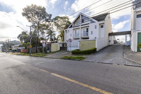 28_photo/94dcfacc9b.76fc8fe533e2dbe5-ATLAS-aebc9e29-2c5f-4cdf-abd8-8810c2358f1a.jpg de casa à venda com 3 quartos, 175m² em Uberaba, Curitiba