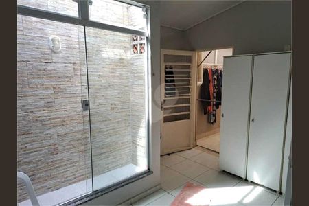 3_photo/94dcfaccc7.e5c1dbf3952ec410-ATLAS-928d4d3d-5bc4-47bc-9730-e4beb2c7dfab.jpg de casa à venda com 3 quartos, 82m² em Uberaba, Curitiba