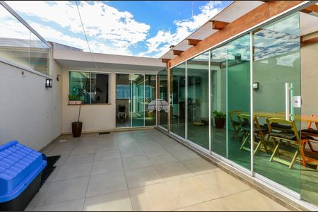 19_photo/94dcfaccef.a11c39bbe16039e5-ATLAS-08f5f6d8-e9b9-476e-888f-7f36df6057ac.jpg de casa à venda com 4 quartos, 185m² em Uberaba, Curitiba