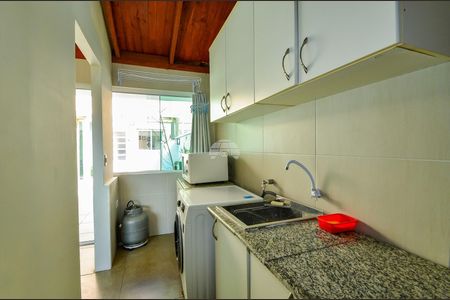 17_photo/94dcfaccef.a11c39bbe16039e5-ATLAS-8f3a0522-2cc2-42d9-ade7-22e0ea6b96c9.jpg de casa à venda com 4 quartos, 185m² em Uberaba, Curitiba