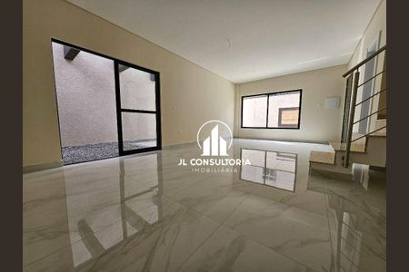 5_photo/94dcfacd2f.3f399c701946ce56-ATLAS-4a69f07e-a061-4209-bda5-24b2e928fa86.jpg de casa à venda com 3 quartos, 152m² em Uberaba, Curitiba