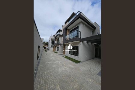 22_photo/94dcfacd2f.3f399c701946ce56-ATLAS-e264bee4-58d6-42c5-b05f-1729fe497a8a.jpg de casa à venda com 3 quartos, 152m² em Uberaba, Curitiba