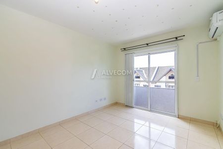 14_photo/94dcfacd43.adfe693aa2b53e17-ATLAS-d290f7cc-8e97-4971-93b5-8014b70689bf.jpg de casa à venda com 3 quartos, 139m² em Uberaba, Curitiba