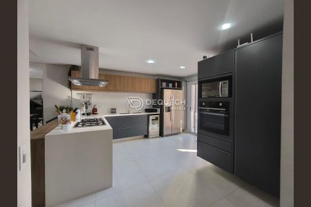 5_photo/94dcfacd5f.65a5c6c23ae0fb49-ATLAS-257ba289-4e0c-41a5-90f8-4cc5395ca169.jpg de casa à venda com 3 quartos, 275m² em Uberaba, Curitiba