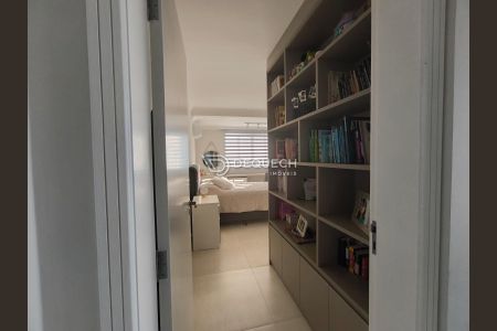 4_photo/94dcfacd5f.65a5c6c23ae0fb49-ATLAS-c43bdedd-a564-4c55-a524-d82ed5aa54c5.jpg de casa à venda com 3 quartos, 275m² em Uberaba, Curitiba