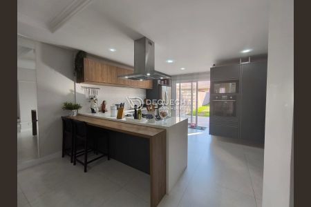 12_photo/94dcfacd5f.65a5c6c23ae0fb49-ATLAS-d4016e4c-c8fe-459f-8c0e-de736f43b832.jpg de casa à venda com 3 quartos, 275m² em Uberaba, Curitiba