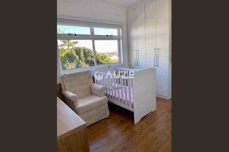 9_photo/94dcfacd89.ceff8192393c33de-ATLAS-50942167-a2a3-4bd7-b5d7-1ee4f0d525e0.jpg de casa à venda com 3 quartos, 130m² em Uberaba, Curitiba