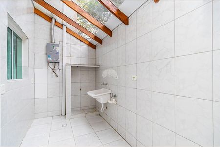 1_photo/94dcfacd9d.56d702e600fa8de7-ATLAS-06cc1651-7ee6-408f-a9c6-3ab04a0a4e20.jpg de casa à venda com 3 quartos, 140m² em Uberaba, Curitiba