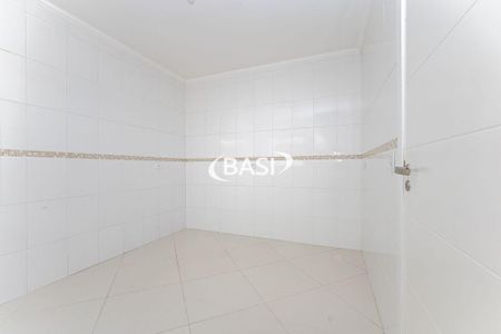 33_photo/94dcfacda1.f1c029e77bf84609-ATLAS-48f16ae4-4e8c-42f5-a6ba-02b28e4df5bb.jpg de casa à venda com 3 quartos, 148m² em Uberaba, Curitiba