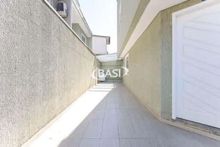 47_photo/94dcfacda1.f1c029e77bf84609-ATLAS-bb66aae0-65da-4c25-9628-9c71b1247cb6.jpg de casa à venda com 3 quartos, 148m² em Uberaba, Curitiba