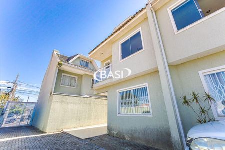 4_photo/94dcfacda1.f1c029e77bf84609-ATLAS-d6826bf5-f416-41f5-8d64-dfd387f6c58d.jpg de casa à venda com 3 quartos, 148m² em Uberaba, Curitiba