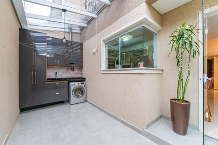 6_photo/94dcfacda9.28e144cd8fa5d1b7-ATLAS-51910e10-2bd6-431c-8b51-88e90114b54d.jpg de casa à venda com 3 quartos, 234m² em Uberaba, Curitiba