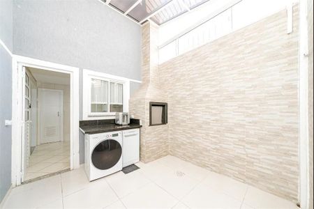 2_photo/94dcfacdb7.07abad7e9574a4a4-ATLAS-15f64e98-6a58-4dad-94ea-4dcf0bbc98d3.jpg de casa à venda com 3 quartos, 169m² em Uberaba, Curitiba