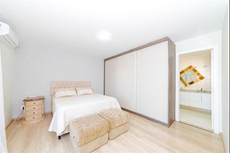 6_photo/94dcfacdb7.07abad7e9574a4a4-ATLAS-26203857-e4b8-40ba-9123-6b5f14d9ed2a.jpg de casa à venda com 3 quartos, 169m² em Uberaba, Curitiba