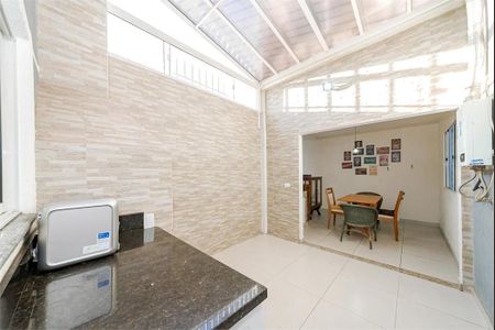 6_photo/94dcfacdb7.07abad7e9574a4a4-ATLAS-a42a4faa-ada5-466c-8054-8e04d82c5f6b.jpg de casa à venda com 3 quartos, 169m² em Uberaba, Curitiba