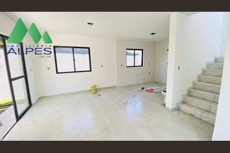 3_photo/94dcfacdc3.31586d44ea5ecb27-ATLAS-0d2e2ffb-f25a-49c7-9a29-ca837faf8fe7.jpg de casa à venda com 3 quartos, 120m² em Uberaba, Curitiba