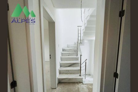 13_photo/94dcfacdc3.31586d44ea5ecb27-ATLAS-12bef8da-b94d-4c19-ac41-e7211a2b1033.jpg de casa à venda com 3 quartos, 122m² em Uberaba, Curitiba