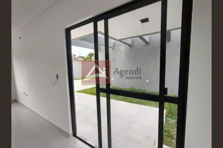 13_photo/94dcfacdc5.935c805baf9a7d1f-ATLAS-66e8e305-35fb-4ff3-9fd2-66eee43788f6.jpg de casa à venda com 3 quartos, 120m² em Uberaba, Curitiba