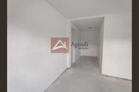 20_photo/94dcfacdc5.935c805baf9a7d1f-ATLAS-f7e07cb5-c601-4410-b8a6-6c19ada4d4d6.jpg de casa à venda com 3 quartos, 120m² em Uberaba, Curitiba