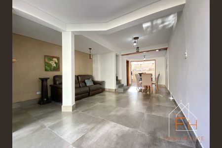 2_photo/94dcfacde5.96e81d73ac213d8c-ATLAS-ff282ca7-cee4-470c-a5ba-2dda4824290a.jpg de casa à venda com 3 quartos, 108m² em Uberaba, Curitiba