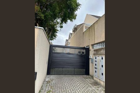 10_photo/94dcfaceaf.5297bc1e9c3f076b-ATLAS-5f4d4b08-6459-47d5-9238-8a60fa6cfedf.jpg de casa à venda com 3 quartos, 140m² em Uberaba, Curitiba