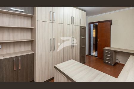 1_photo/94dcfaceb3.ce766310ac70d149-ATLAS-eca437a4-9fb0-4f00-9dc2-7e20ce2d2a71.jpg de casa à venda com 3 quartos, 141m² em Uberaba, Curitiba