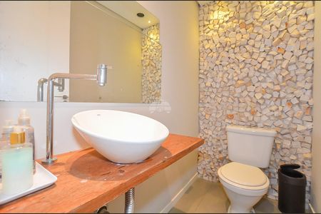 11_photo/94dcfacecf.638b34ff0fe22444-ATLAS-e4255437-2f12-49e0-9cd5-d504f343a41a.jpg de casa à venda com 5 quartos, 290m² em Uberaba, Curitiba