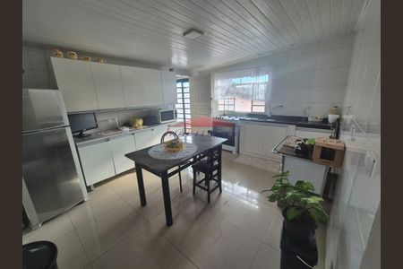 9_photo/94dcfacf8f.adb140a9451bad8e-ATLAS-9f168efa-3dde-4528-b67d-9251aed58caf.jpg de casa à venda com 2 quartos, 210m² em Uberaba, Curitiba