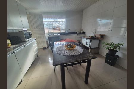 11_photo/94dcfacf8f.adb140a9451bad8e-ATLAS-e3056efe-5d50-4b32-afd4-ff85d548e333.jpg de casa à venda com 2 quartos, 210m² em Uberaba, Curitiba