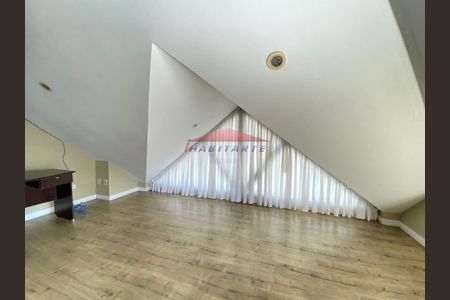 4_photo/94dcfacfd1.777899b2c09bdc5f-ATLAS-0c5ab2e1-da53-4e4d-a566-24d71fc5941d.jpg de casa à venda com 3 quartos, 260m² em Uberaba, Curitiba