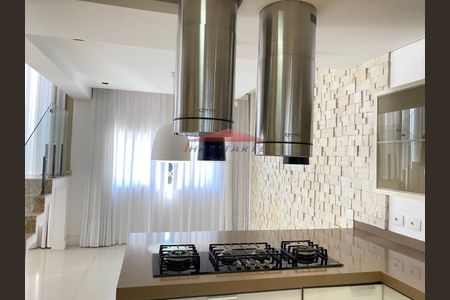 12_photo/94dcfacfd1.777899b2c09bdc5f-ATLAS-4b4d5950-1b2a-45d4-9940-117c8b2a5005.jpg de casa à venda com 3 quartos, 260m² em Uberaba, Curitiba