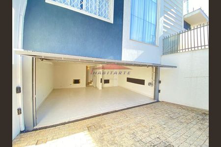 5_photo/94dcfacfd1.777899b2c09bdc5f-ATLAS-5db47bbb-85d4-4fad-98f7-e8b53965c93d.jpg de casa à venda com 3 quartos, 260m² em Uberaba, Curitiba