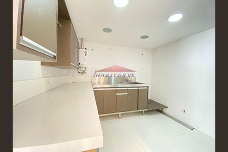 7_photo/94dcfacfd1.777899b2c09bdc5f-ATLAS-71ae8d8d-59fd-4b23-be3d-613689dc63c2.jpg de casa à venda com 3 quartos, 260m² em Uberaba, Curitiba