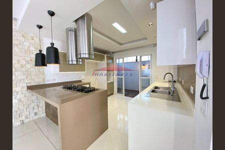 22_photo/94dcfacfd1.777899b2c09bdc5f-ATLAS-e891b34a-4943-419e-b529-9d6fda8f141d.jpg de casa à venda com 3 quartos, 260m² em Uberaba, Curitiba