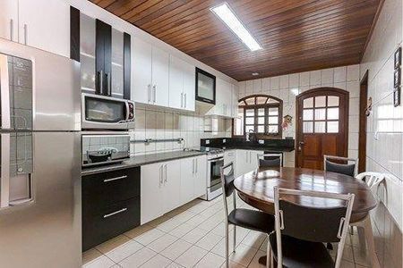 14_photo/94dcfad147.5afd90b9c05d4dec-ATLAS-5b2cdb23-efd1-4cb0-81b8-68744cbabeb5.jpg de casa à venda com 5 quartos, 260m² em Boqueirão, Curitiba